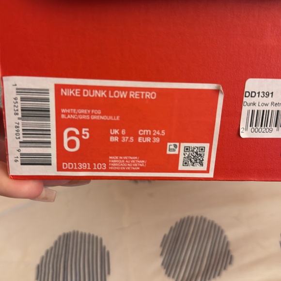 Nike dunks - Picture 2 of 3